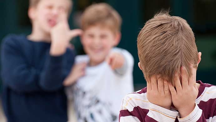 Claves para identificar si tu hijo sufre acoso escolar - Compartir en Familia